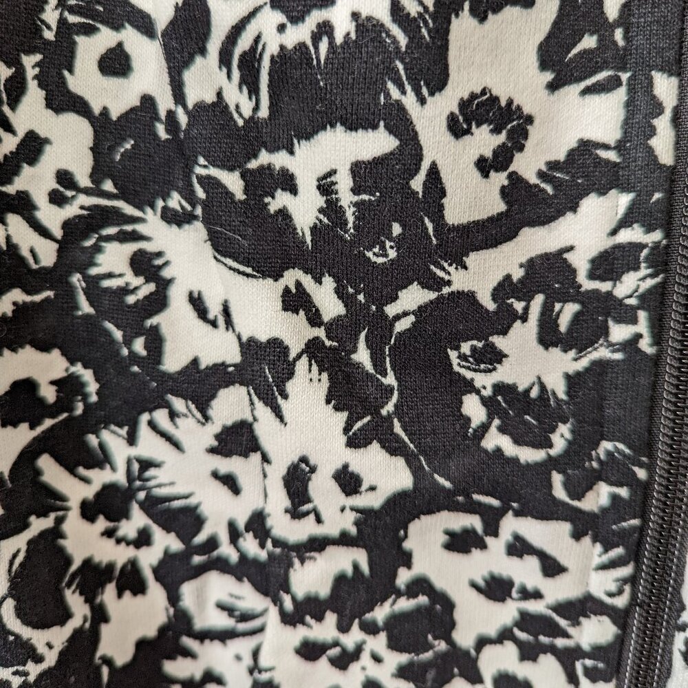 Lululemon black and white patterned jacket